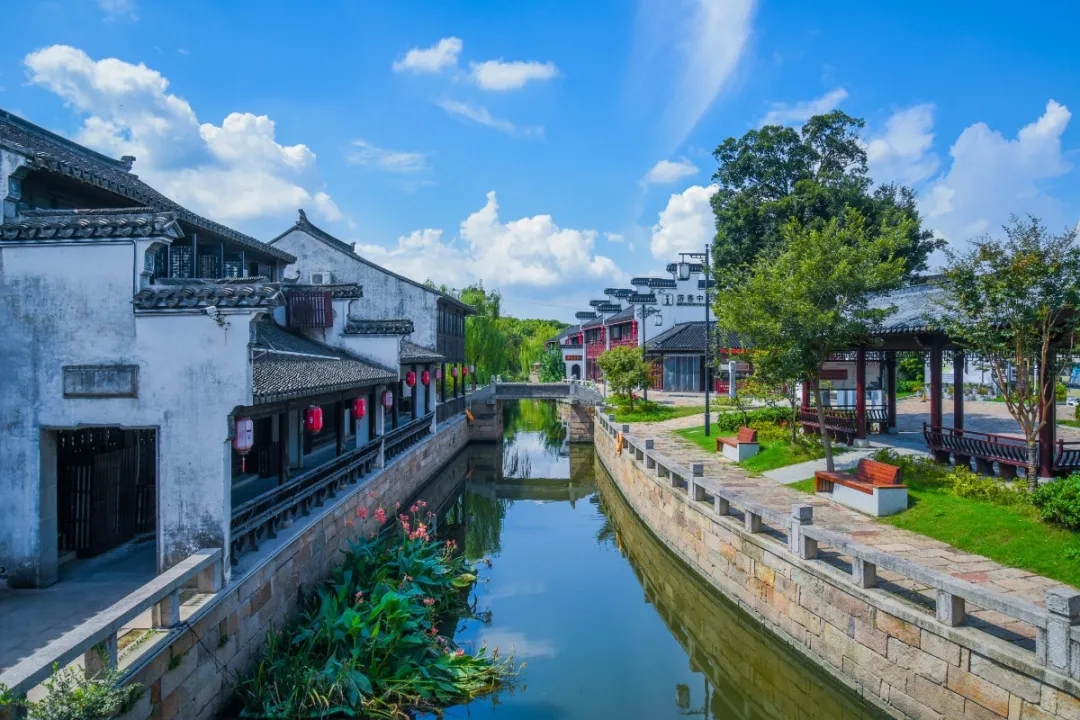 永庆寺春节期间不对外开放        备注:需提前在"张家港凤凰山景区"